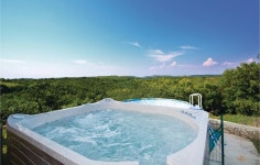 Awesome home in Bartici with Jacuzzi, WiFi and 2 Bedrooms (CIK740) UPDATED 2022 - Tripadvisor - Rasa Vacation Rental