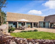 CLOVER BARN UPDATED 2019: 6 Bedroom Cottage in Cirencester with Wi-Fi and Cable/satellite TV - TripAdvisor