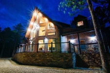 TripAdvisor - Four Leaf Clover Lodge  (4 Bdrm) (High Lux)(HOT TUB) UPDATED 2019 - Self-Catering Hochatown Vacation Rental