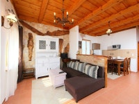 Balaton H2070 UPDATED 2019: 2 Bedroom House Rental in Balatonszemes with Balcony and Parking - TripAdvisor