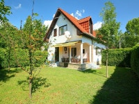 Balaton H2095 UPDATED 2019: 3 Bedroom House Rental in Balatonfoldvar with Washer and Parking - TripAdvisor