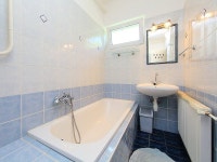 Balaton H2079 UPDATED 2019: 4 Bedroom House Rental in Balatonszemes with Grill and Wi-Fi - TripAdvisor