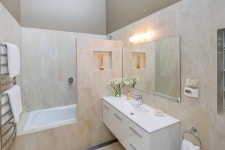 High-End North Shore house with sublime bathroom UPDATED 2019 - TripAdvisor - North Sydney Vacation Rental