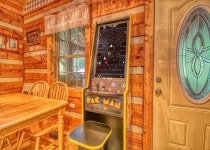 Downtown Gatlinburg Log Cabin with Video Arcade Game & Private Hot tub UPDATED 2023 - Tripadvisor - Gatlinburg Vacation Rental