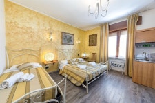 Apt. 3 pax -Residenza Le Dimore Has Parking and Private Yard - UPDATED 2020 - Tripadvisor - Verona Vacation Rental