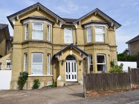 Kew Lodge UPDATED 2022: 1 Bedroom Cottage in Sandown with Internet Access and Washer - Tripadvisor