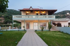 House just on the beach -included 2 canoe and 2 bicycles UPDATED 2023 - Tripadvisor - Ravdoucha Vacation Rental