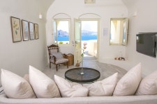 Aloy Suite UPDATED 2022: 1 Bedroom House Rental in Oia with Wi-Fi and Internet Access - Tripadvisor