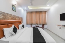 Gracious A Unit Of Hotel Vishesh Has Housekeeping Included - UPDATED 2022 - Tripadvisor - New Delhi Vacation Rental