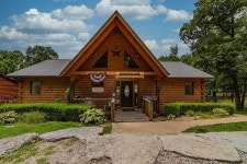 Branson Hideaway Cabin +GameRoom Has Hot Tub and Cable/satellite TV - UPDATED 2022 - Tripadvisor - Ridgedale Vacation Rental
