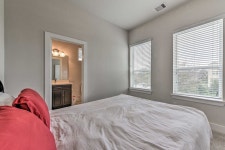 Brand New 3 Story Home in Downtown Houston Has Central Heating and Secure Parking - UPDATED 2022 - Tripadvisor - Houston Vacation... 