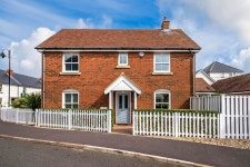 Silver Stone UPDATED 2022: 3 Bedroom House Rental in Camber with Washer and Central Heating - Tripadvisor