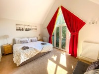 Spacious House near CMK with FREE Parking, Netflix & Garden by Yoko Property UPDATED 2021 - Tripadvisor - Milton Keynes Vacation... 