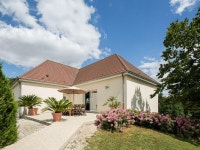 구뜨룸(goutte room) | La Goutte d'Or UPDATED 2022: 5 Bedroom Rental Home in Baroville with Balcony and Washer - Tripadvisor