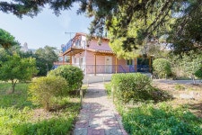 Porto Rafti Family 4BD Maisonette with Garden Has Air Conditioning and Grill - UPDATED 2024 - Tripadvisor - Porto Rafti Vacation... 