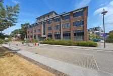 Continental Apartment- 2-Bed Penthouse Farnborough UPDATED 2022 - Tripadvisor - Farnborough Vacation Rental