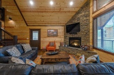 Over Yonder Inn UPDATED 2023: 3 Bedroom Cabin in Hochatown with Hot Tub and Grill - Tripadvisor