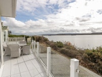 2 Bay Hollow, Hamworthy Has Ocean Views and Shared Outdoor Pool (Unheated) - UPDATED 2023 - Tripadvisor - Lytchett Minster... 