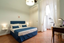 appartamenti arbiter giardino dei limoni Has Balcony and Terrace - UPDATED 2024 - Tripadvisor - Naples Vacation Rental