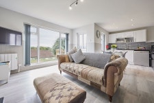 Host & Stay | Robin's Nest Has Central Heating and Washer - UPDATED 2022 - Tripadvisor - Albaston Vacation Rental