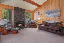 14 Mt Hood Lane UPDATED 2024: 3 Bedroom House Rental in Sunriver with Patio and DVD Player - Tripadvisor