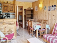 LE PRAVET UPDATED 2023: 2 Bedroom Apartment in Montalbert with Balcony and Terrace - Tripadvisor