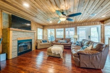 Lakeside: King Bed, Dogs OK, Kayaks & Fishing Gear UPDATED 2024 - Tripadvisor - Gallatin Vacation Rental