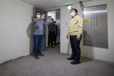 오세현 아산시장, 공동주택 환경개선사업장 현장 방문 | 시장실뉴스 | 아산시열린시장실 시장실뉴스