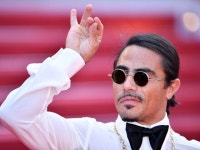 Communist Chef 'Salt Bae' Shuts Down Widely Hated NYC Restaurant
