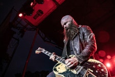 Rancid played (4 songs) @ Bash Fest NJ (cause of rain) w/ L7 & more -- pics