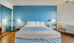 모텔 6 쿠스 베이, 코어스베이 - 호텔 가격비교