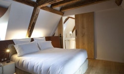 Double apartment with authentic charm in the heart of Cathedral City!, 페티트프랑스 (2024-06-26~2024-06-27, 1박, 2인) Double... 