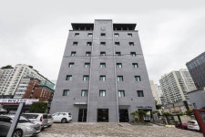 수원 월드컵경기장지역 호텔 목록입니다. (2024-03-24~2024-03-25, 1박, 2인) 네이버 호텔