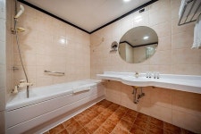 원각사지역 호텔 목록입니다. (2024-03-24~2024-03-25, 1박, 2인)