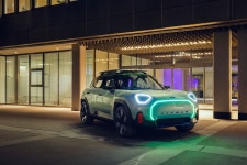 Mini Concept Aceman EV Unveiled | Edmunds Mini Concept Aceman EV Unveiled  | Edmunds