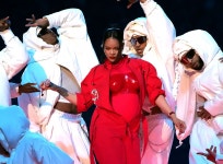 Rihanna Is Pregnant, Rep Confirms | Glamour Rihanna Is Pregnant, Rep Confirms