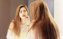 Is it okay to wear makeup if I have acne? A Korean derm weighs in on often googled skin concerns - Her World Singapore Is it okay... 