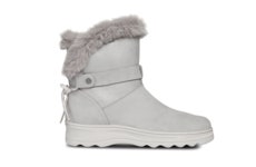 Keep warm or stay stylish - why should it be a choice between the two? - Her World Singapore Keep warm or stay stylish - why... 