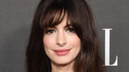 Anne Hathaway Reflects On Learning From Anthony Hopkins In Armageddon Time