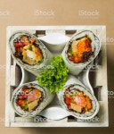진마트이미지랩 | 치킨 브리또 랩 0명에 대한 스톡 사진 및 기타 이미지 - iStock Burritos wraps with chicken and fresh vegetables in close up