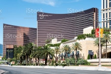 윈 라스베이거스 스트립 시 라스베이거스에 대한 스톡 사진 및 기타 이미지 - iStock Day time view at the Encore and Wynn... 