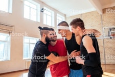 좋은 직장 남자 야 농구-팀 스포츠에 대한 스톡 사진 및 기타 이미지 | iStock Basketball players playing basketball.