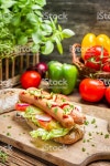 홈메이트 핫 경견 두 소시지 0명에 대한 스톡 사진 및 기타 이미지 | iStock Homemade hot dog with two sausages.