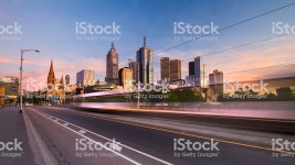 화면을 스톡 사진 505139952 | iStock Princes Bridge toward Federation Square, Melbourne