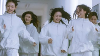 피치포크 '지금 들어야 할 8개의 새 앨범' - 뉴진스 마이너 갤러리
