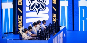 블라인드 | 애니원 뉴스