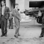 of men standing behind a rope‘, Nigel Henderson, [c.1949–c.1956]‘, Nigel Henderson, [c.1949–c.1956] – Tate Archive | Tate