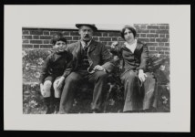 Pass and Ethel Cohen in the garden of Cliffe House, Falmouth‘, Anonymous, [c.1905]‘, Anonymous, [c.1905] – Tate Archive | Tate