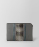 Bottega Veneta® - BV 클럽 19 스몰 어반독  Bottega Veneta® - BV 클럽 19 스몰 어반독