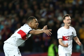 Mbappe's PSG punish 10-man Barca to reach Champions League semis - Yahoo Sports Mbappe's PSG punish 10-man Barca to reach...